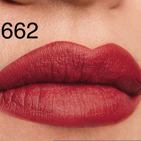 Estée Lauder Pure Color Matte Lipstick - Picture 3 of 9